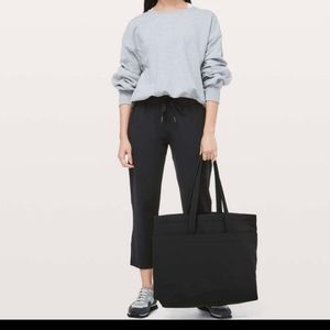 Lululemon on my level tote large 15L
